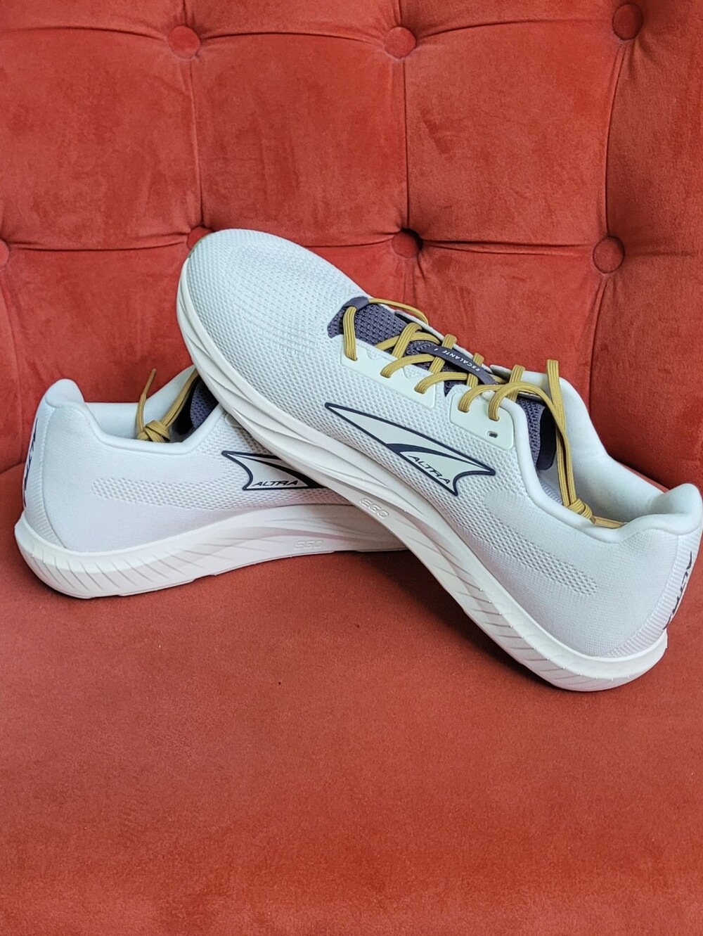 Altra Mens Escalante 4 Athletic Running Shoes with Gold Accent Laces Size 12